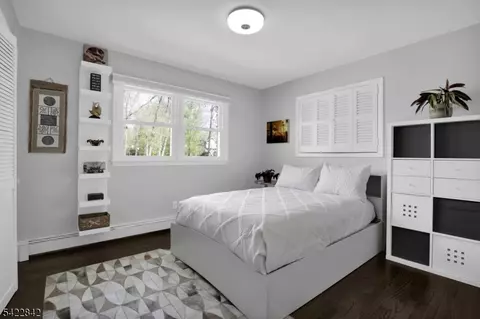 Bedroom - 36 Coppergate Dr, Basking Ridge, NJ 07920 photo 4 of 8
