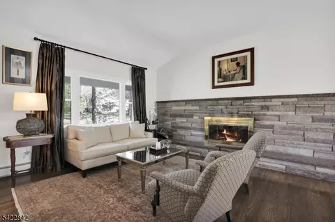 Living - 36 Coppergate Dr, Basking Ridge, NJ 07920 photo 2 of 4