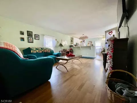 22 Ambassador Dr, Wayne, NJ 07470 photo 5