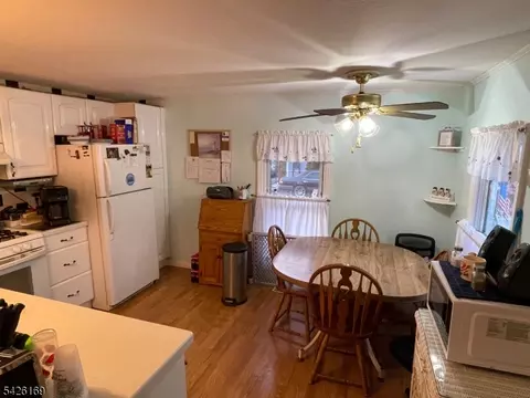 22 Ambassador Dr, Wayne, NJ 07470 photo 2