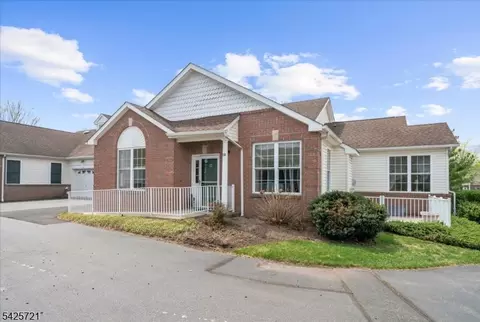 22 Samson Dr, Flemington, NJ 08822