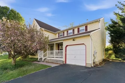 6 Shoshoni Way, Somerville, NJ 08876