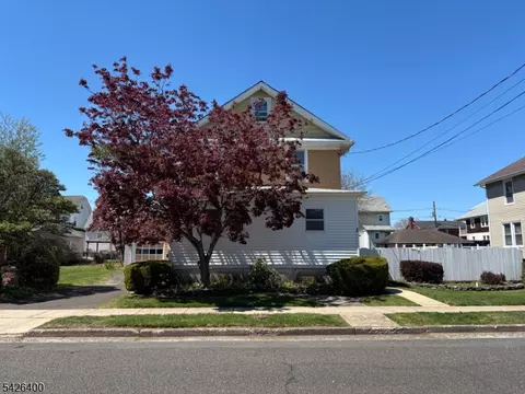 247 N 4th Ave, Manville, NJ 08835
