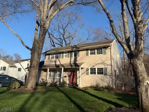 25 Whitman Dr, New Providence, NJ 07974
