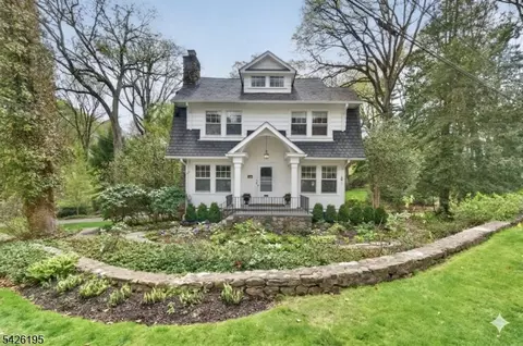 156 Pollard Rd, Mountain Lakes, NJ 07046