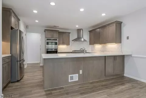 126 Worcester Dr, Wayne, NJ 07470 photo 16