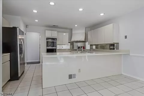 126 Worcester Dr, Wayne, NJ 07470 photo 15