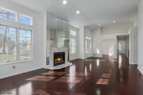 126 Worcester Dr, Wayne, NJ 07470 photo 3