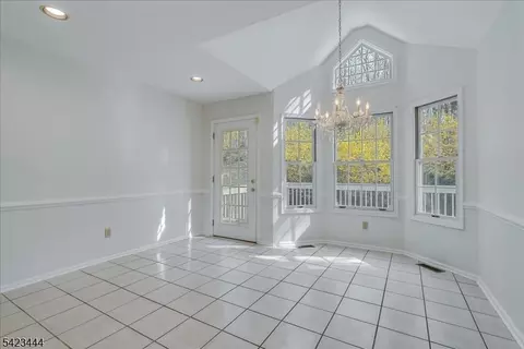 126 Worcester Dr, Wayne, NJ 07470 photo 6
