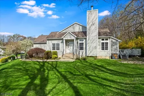 126 Worcester Dr, Wayne, NJ 07470