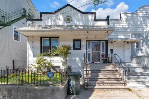 452 N 11th St, Newark, NJ 07107