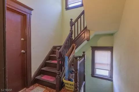 Entry Way - 38 Eckert Ave, Newark, NJ 07112 photo 6 of 15