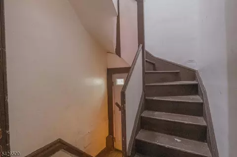 Entry Way - 38 Eckert Ave, Newark, NJ 07112 photo 4 of 15