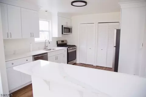26 Millie Ln, East Hanover, NJ 07936