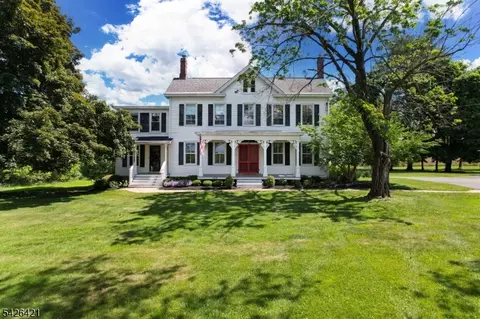286 Harlingen Rd, Belle Mead, NJ 08502