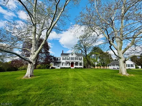 286 Harlingen Rd, Belle Mead, NJ 08502