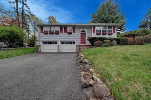 301 Grand Blvd, Emerson, NJ 07630