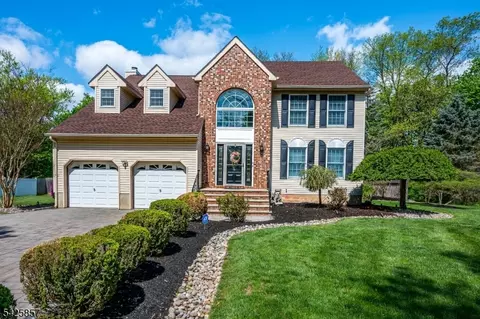 12 Sebring Rd, Somerset, NJ 08873