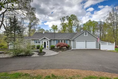 9 Zion Rd, Hopewell, NJ 08525