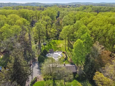 13 Skyline Dr, Warren, NJ 07059