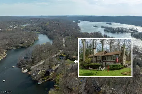 315 W Lake Shore Dr, Highland Lakes, NJ 07422