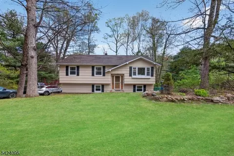 541 Rockaway Valley Rd, Boonton Twp, NJ 07005