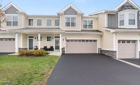 36 Lupine Ln, Hackettstown, NJ 07840