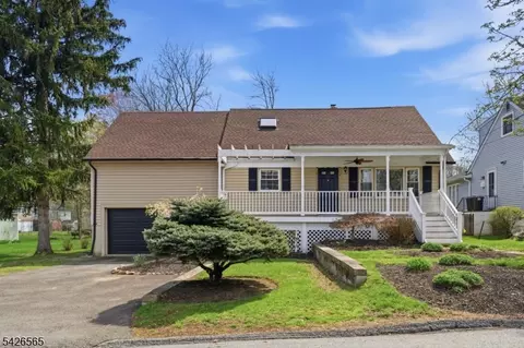 54 Richwood Pl, Denville, NJ 07834
