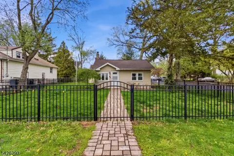 86 Hiawatha Blvd, Lake Hiawatha, NJ 07034