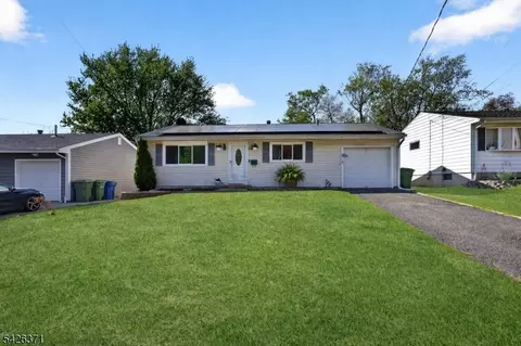 43 Buttonwood Dr, Parlin, NJ 08859
