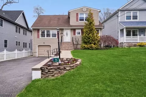 16 Lee Rd, Livingston, NJ 07039