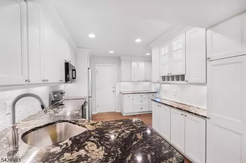 90 Stone Run Rd, Bedminster, NJ 07921 photo 4