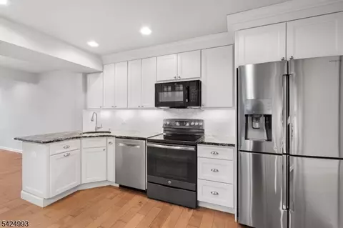 90 Stone Run Rd, Bedminster, NJ 07921 photo 2