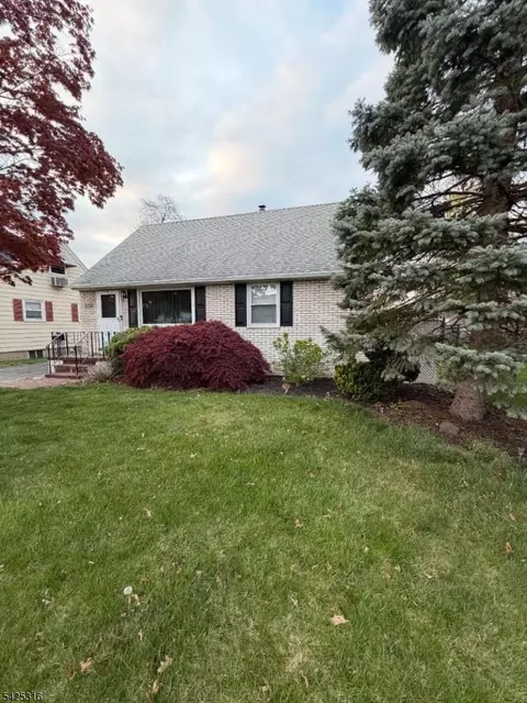 335 Edgeworth St, Middlesex, NJ 08846