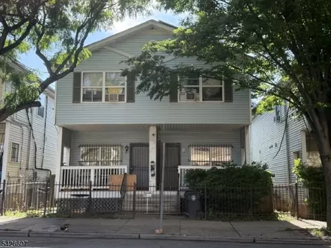 290 Bergen St #2, Newark, NJ 07103