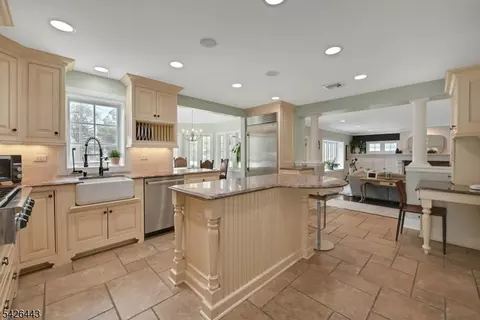 285 Plainfield Ave, Berkeley Heights, NJ 07922 photo 10