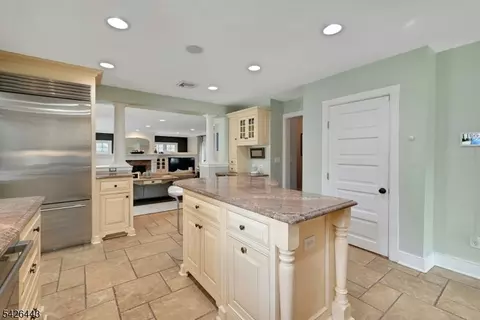 285 Plainfield Ave, Berkeley Heights, NJ 07922 photo 9