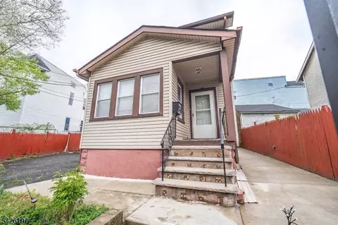 25-27 Goodwin Ave, Newark, NJ 07112