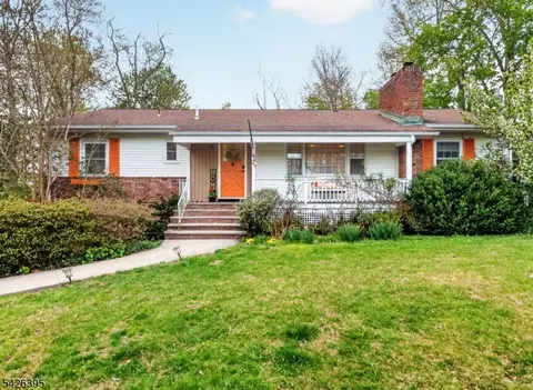 7 Squire Ln, Wayne, NJ 07470