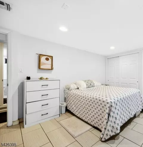 7 Squire Ln, Wayne, NJ 07470 photo 32