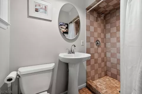 7 Squire Ln, Wayne, NJ 07470 photo 24
