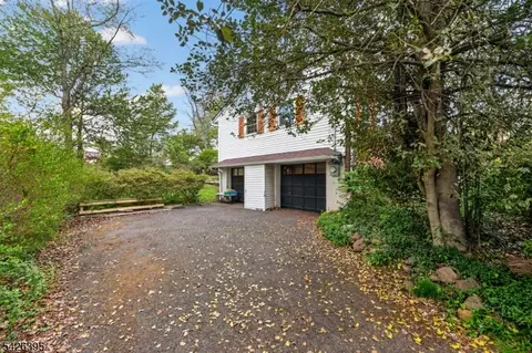 7 Squire Ln, Wayne, NJ 07470 photo 4