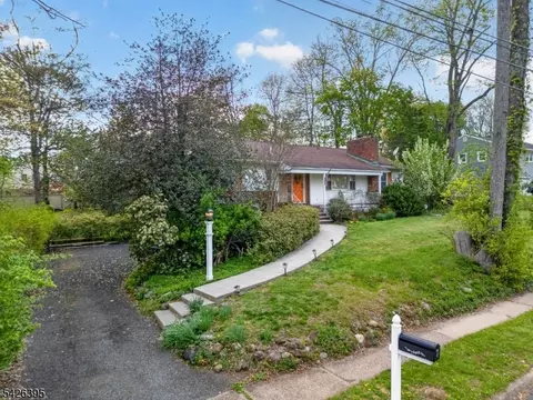 7 Squire Ln, Wayne, NJ 07470 photo 5
