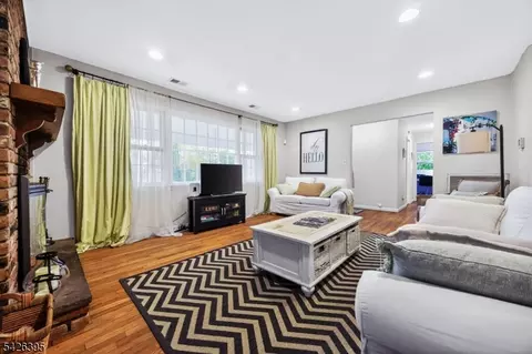 7 Squire Ln, Wayne, NJ 07470 photo 13
