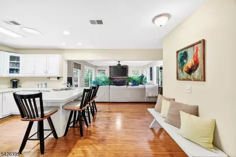 7 Squire Ln, Wayne, NJ 07470 photo 14