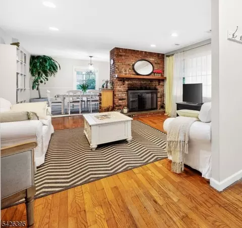 7 Squire Ln, Wayne, NJ 07470 photo 11