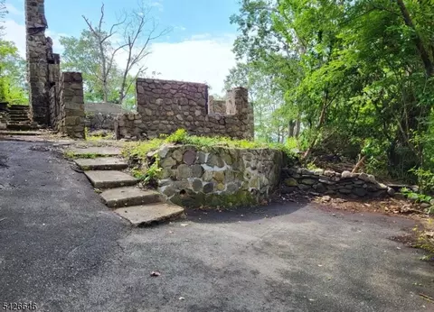 46 Kushaqua Trl, West Milford Twp, NJ 07421