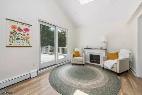 440 Yuhas Dr, Paramus, NJ 07652 photo 7
