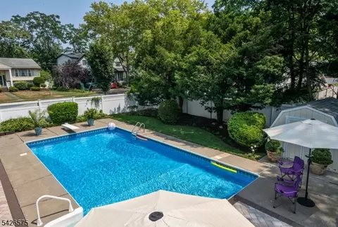 440 Yuhas Dr, Paramus, NJ 07652 photo 27