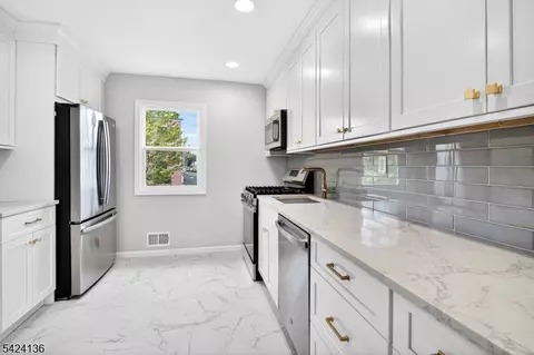 47 La Grande Ave, Fanwood, NJ 07023
